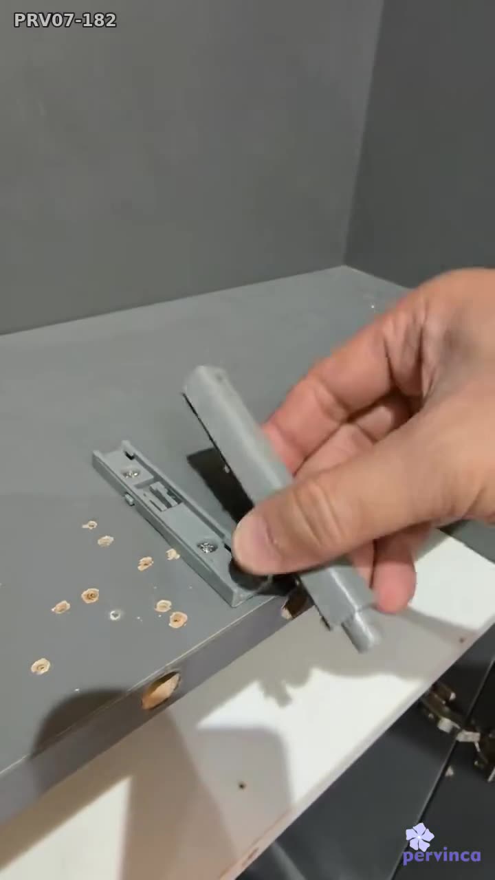 PRVG-182 | Push-to-open pusher, soft opening - Video